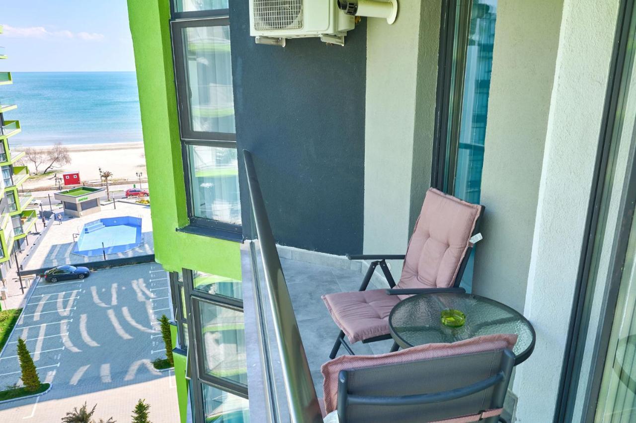 Moonlight Studio - Spa N Pools Beach Resort Mamaia Exterior photo