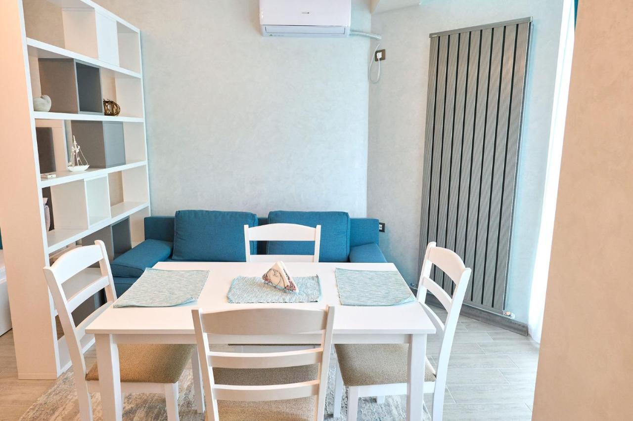 Moonlight Studio - Spa N Pools Beach Resort Mamaia Exterior photo